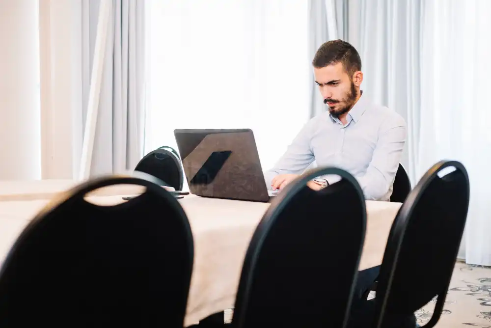 Uzun süre oturuma uygun müdür sandaalyesi