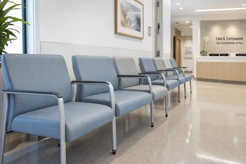Hijyenik bekleme salonu sandalyesi – kolay temizlenebilir klinik oturma grubu